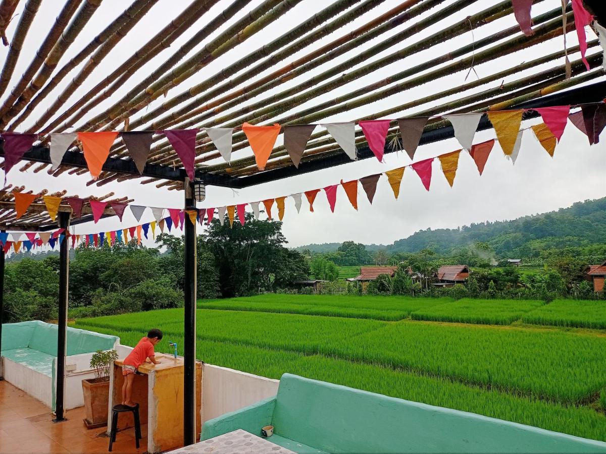 อยู่ดินกินดีฟาร์มสเตย์ Mae Rim Buitenkant foto